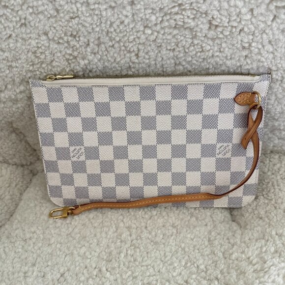 Louis Vuitton Damier Azur Neverfull MM Pochette Wristlet – Excellent Condition - Picture 8 of 9